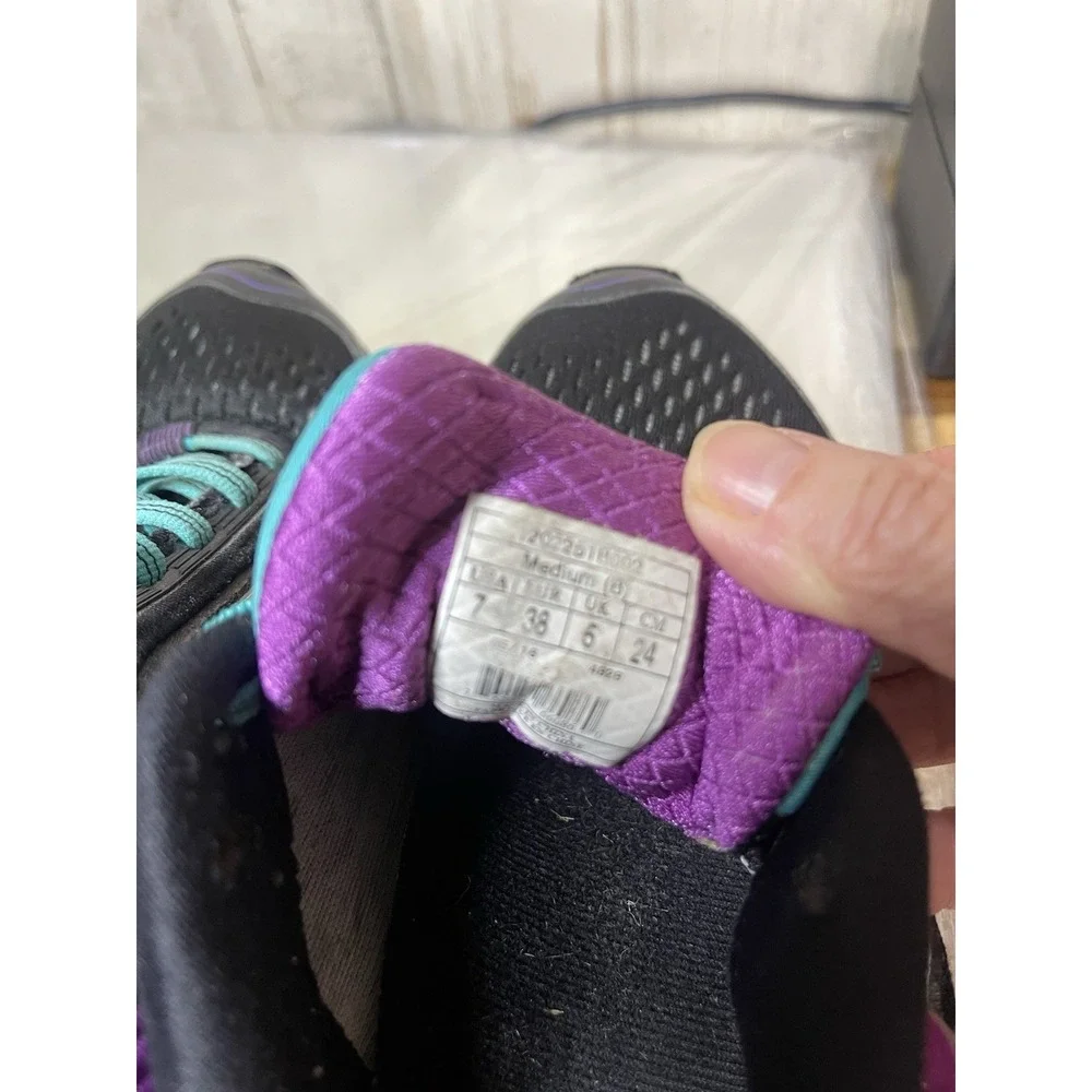 Brooks ghost women
